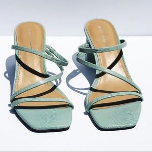 MARC FISHER ALIANA CROC EMBOSSED STRAPY HEELS  9M